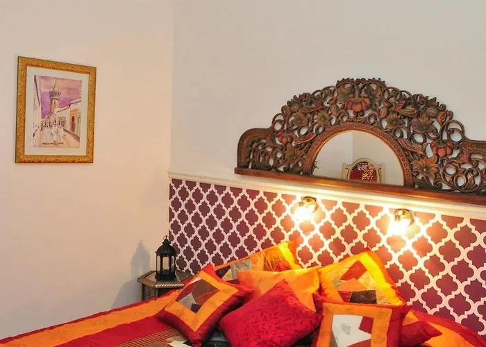 Alushbuna And Hotel 2*