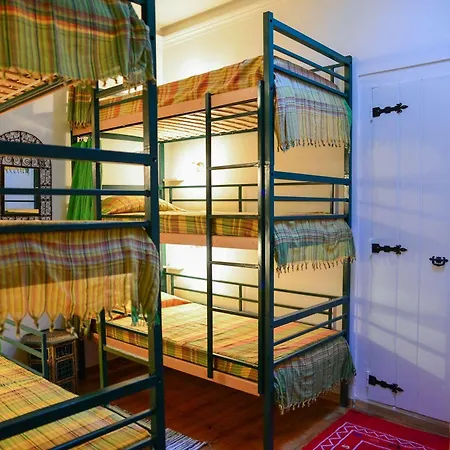 Alushbuna And Hotel 2*